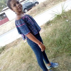 Meet your Posher, Yoly